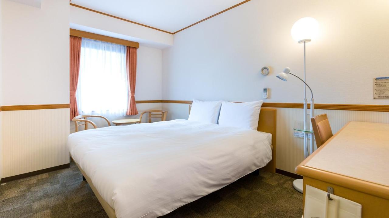 Toyoko Inn Kobe Sannomiya-Eki Higashi Ruang foto