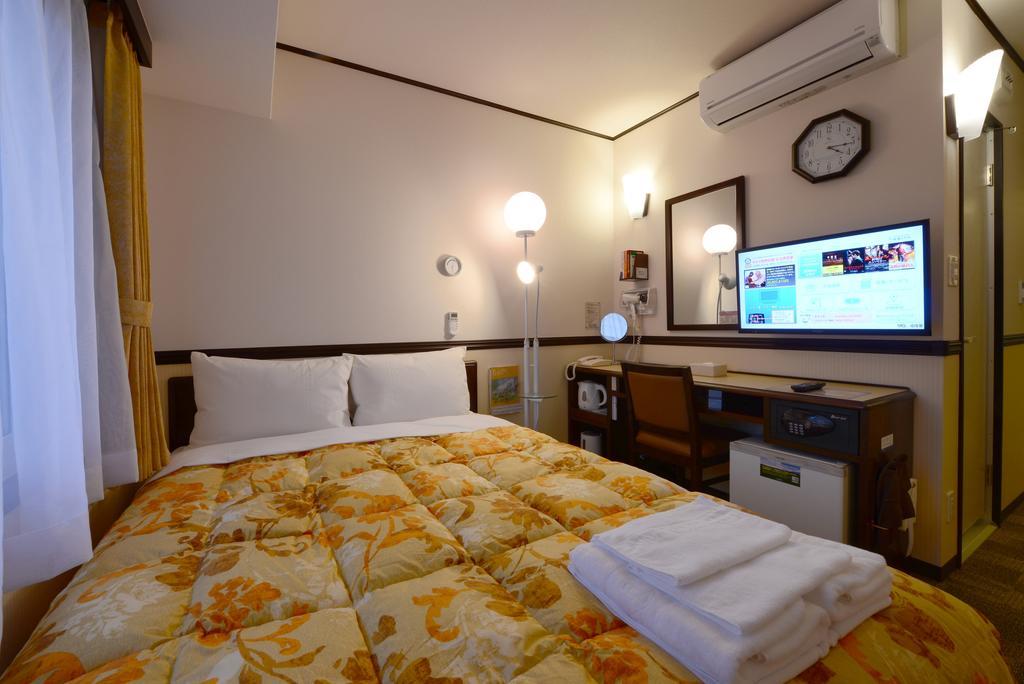 Toyoko Inn Kobe Sannomiya-Eki Higashi Bagian luar foto