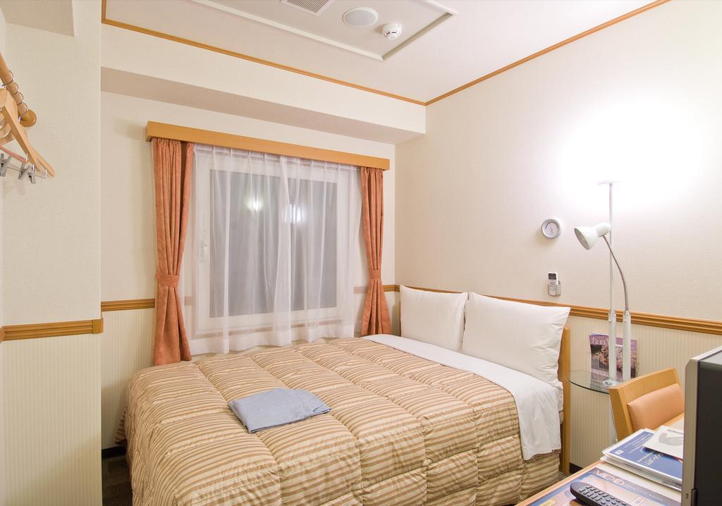 Toyoko Inn Kobe Sannomiya-Eki Higashi Bagian luar foto