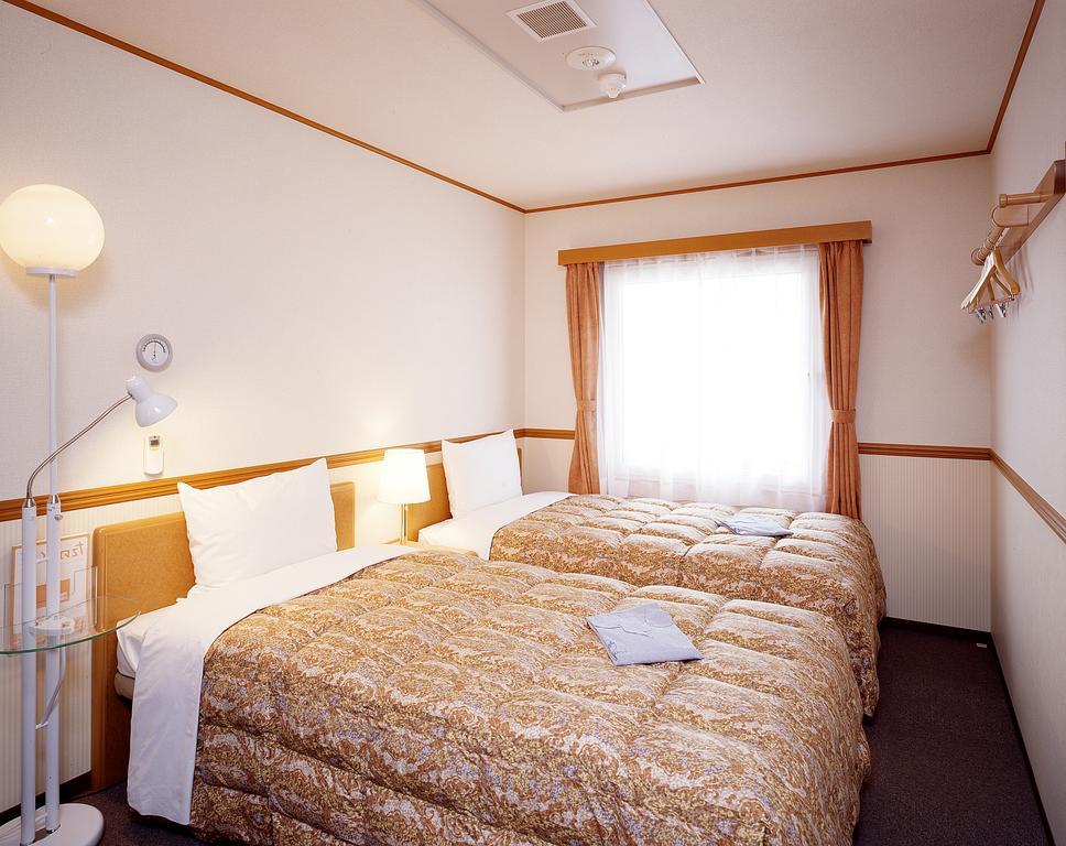 Toyoko Inn Kobe Sannomiya-Eki Higashi Bagian luar foto