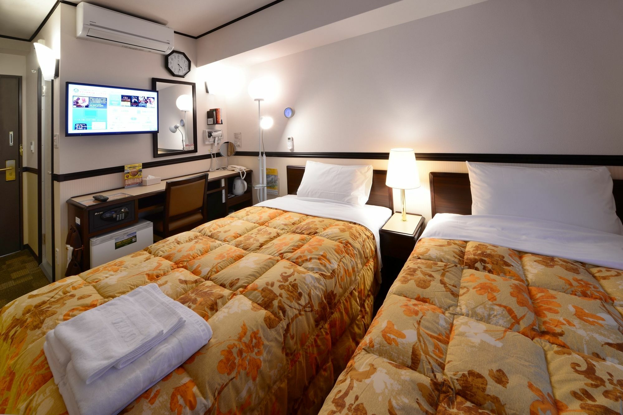 Toyoko Inn Kobe Sannomiya-Eki Higashi Bagian luar foto