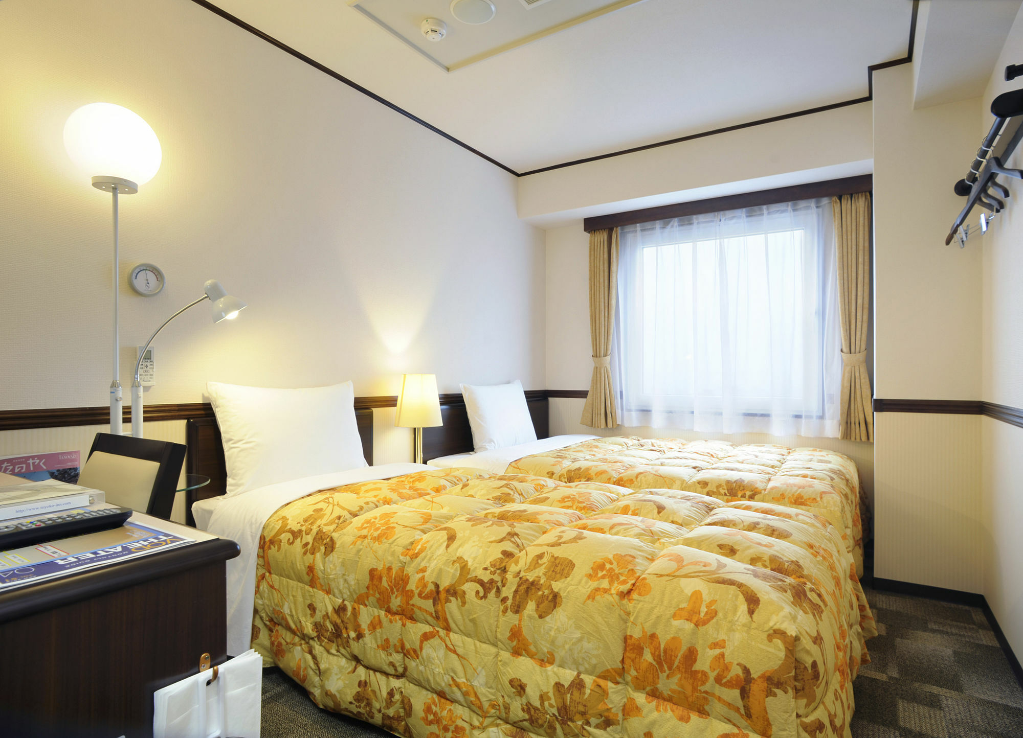 Toyoko Inn Kobe Sannomiya-Eki Higashi Bagian luar foto